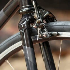 All-city Big Block Komplettrad - Black/Grey 18 All-city Big Block Komplettrad - Black/Grey -Fahrradzubehör Geschäft 20201122 ACT BigBlock StPaul VanityPhotos 568206 029 CropvpPRI64CArdae