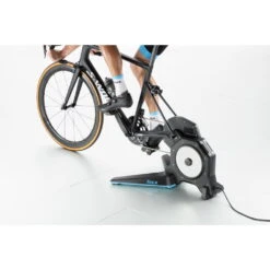 TACX Flux 2 Smart-Trainer Heimtrainer + Trainingsmatte Für Rollentrainer -Fahrradzubehör Geschäft 294104 07 d 599477