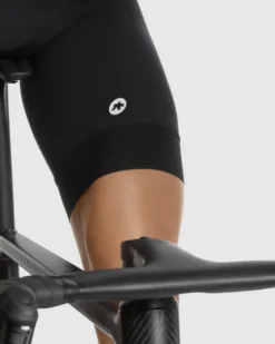 Assos MILLE GT Half Shorts C2 - Black Series -Fahrradzubehör Geschäft ASSOS 11 10 232 18 41