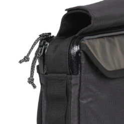 AEVOR Frame Bag Large - Proof Black -Fahrradzubehör Geschäft AVR FML 001 80001 AEVOR Frame Bag Large Proof Black 04