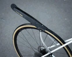 Ass-savers WRS-1 Win Wing Road - Praline -Fahrradzubehör Geschäft Ass Savers Win Wing Road Praline on bike 4 900x