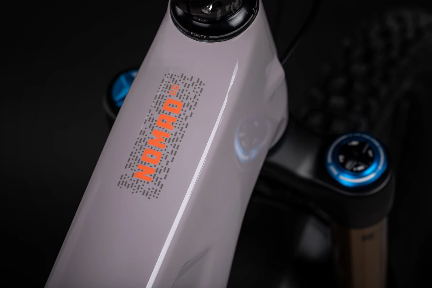 Santa Cruz Nomad 6 C MX S-Kit Air Gloss Gypsum 7 Santa Cruz Nomad 6 C MX S-Kit Air Gloss Gypsum – Bild 5