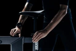 Wahoo Fitness KICKR Bike V2 Wifi -Fahrradzubehör Geschäft Wahoo KICKR BIKE v2 WFBIKE3 SET BACK 02340